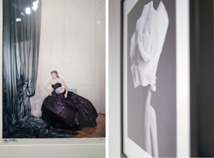 A gauche : Lara Stone par Mario Testino Londres, British Vogue 2009 A droite : Christy Turlington, chapeau "Rose" par Patrick Demarchelier, Février 1992
